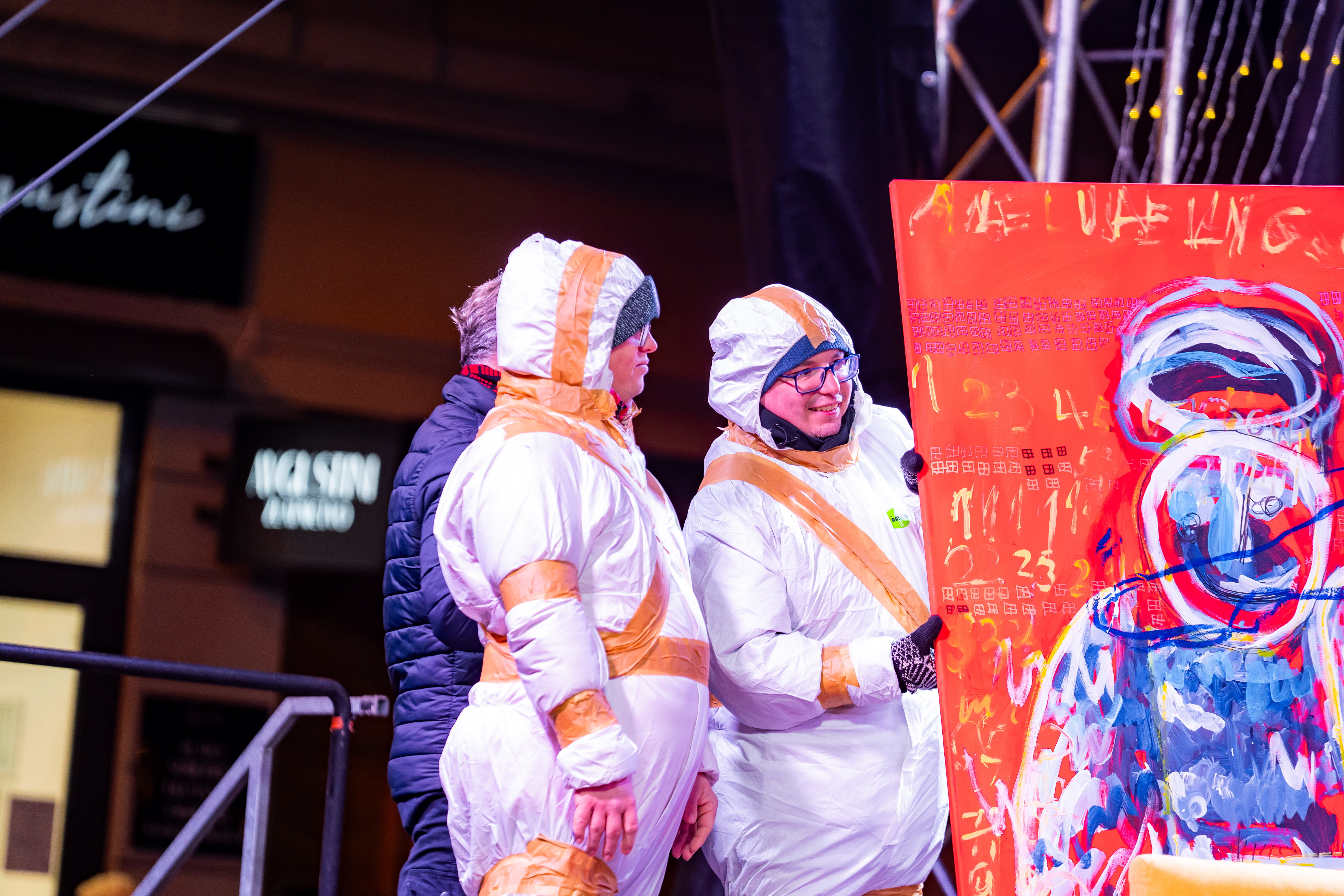 VIANOCNA TELEVIZNA REGINA-41